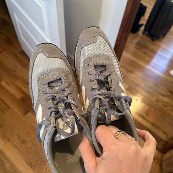 New Balance Sneakers - Picture 6 of 6